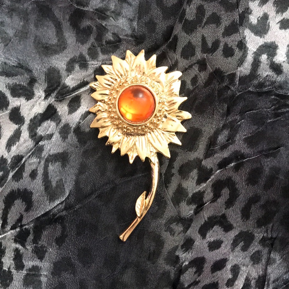 Flower pin.